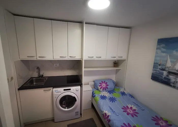 Adriatic Stone House Hunic 아파트