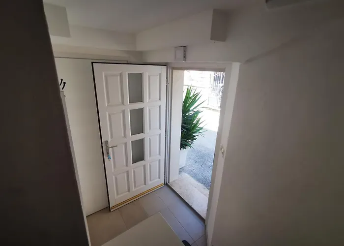 Adriatic Stone House Hunic 아파트