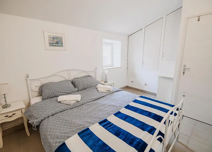 아파트 Adriatic Stone House Hunic 우마그