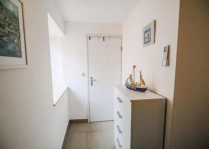 아파트 Adriatic Stone House Hunic 우마그